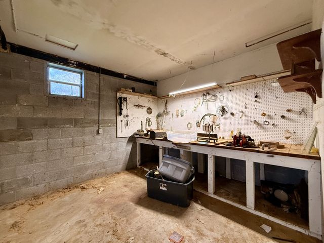 1585 Jones Creek Rd, Dickson, TN 37055