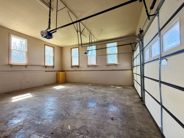 1585 Jones Creek Rd, Dickson, TN 37055