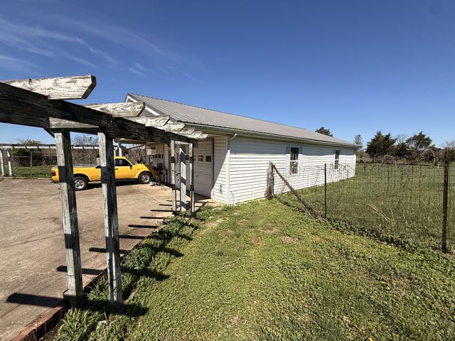 1585 Jones Creek Rd, Dickson, TN 37055