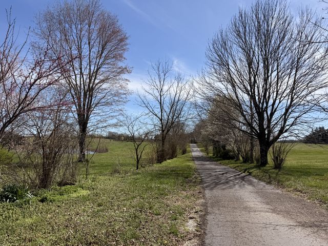 1585 Jones Creek Rd, Dickson, TN 37055