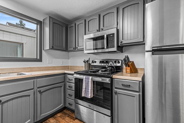 1418 Appleton Circle, Medford, OR 97504