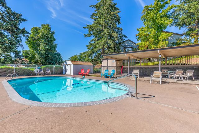 1418 Appleton Circle, Medford, OR 97504