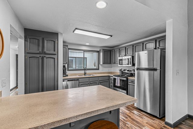 1418 Appleton Circle, Medford, OR 97504