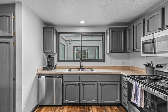 1418 Appleton Circle, Medford, OR 97504