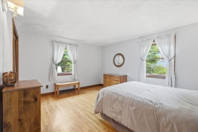 3 Granite St, Walpole, MA 02081