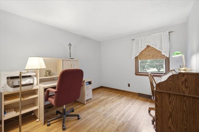 3 Granite St, Walpole, MA 02081
