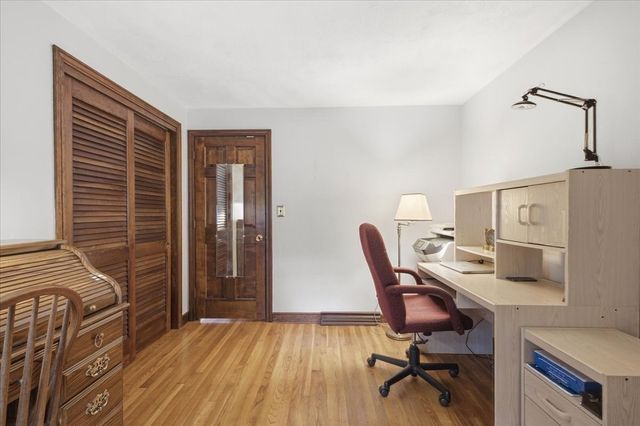 3 Granite St, Walpole, MA 02081
