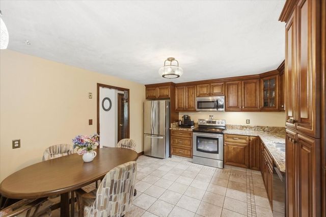 3 Granite St, Walpole, MA 02081