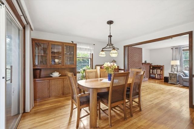 3 Granite St, Walpole, MA 02081