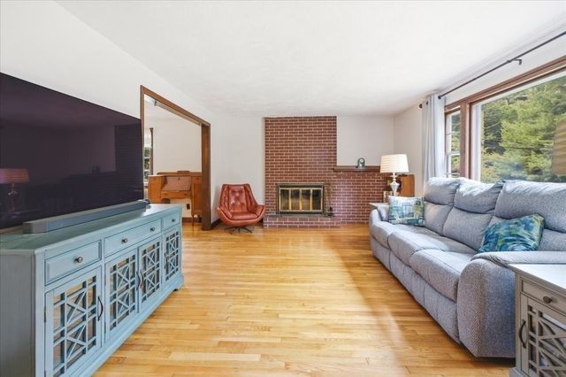 3 Granite St, Walpole, MA 02081