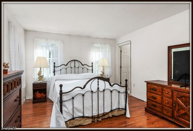 3 Sleepy Hollow Rd, Hampton Twp., NJ 07860