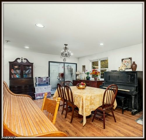 3 Sleepy Hollow Rd, Hampton Twp., NJ 07860