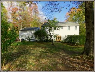 3 Sleepy Hollow Rd, Hampton Twp., NJ 07860