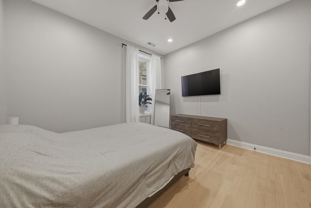 1239 N Rockwell Street, Chicago, IL 60622