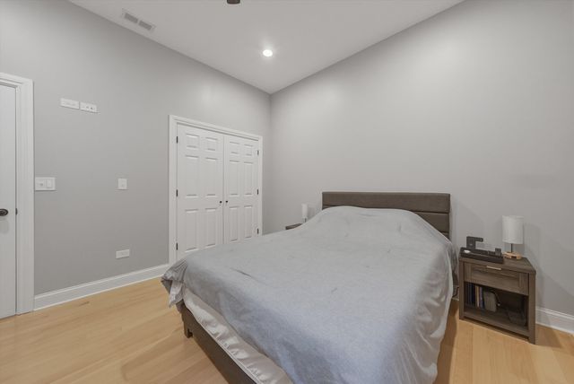 1239 N Rockwell Street, Chicago, IL 60622