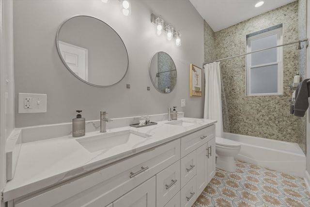 1239 N Rockwell Street, Chicago, IL 60622