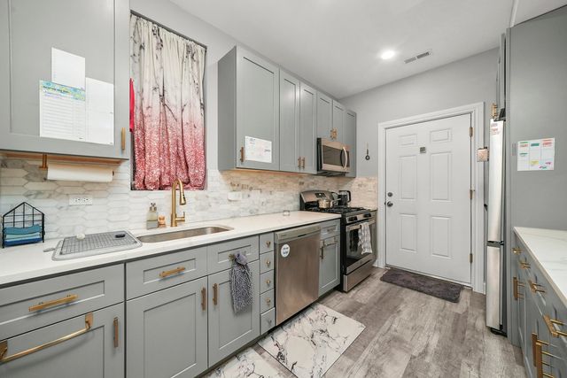 1239 N Rockwell Street, Chicago, IL 60622