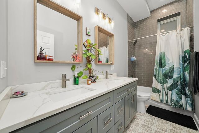 1239 N Rockwell Street, Chicago, IL 60622