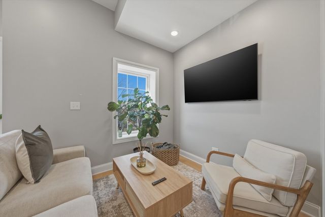 1239 N Rockwell Street, Chicago, IL 60622