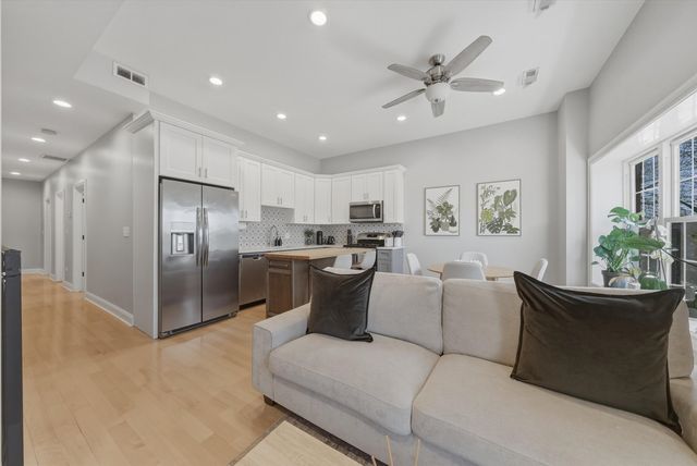 1239 N Rockwell Street, Chicago, IL 60622