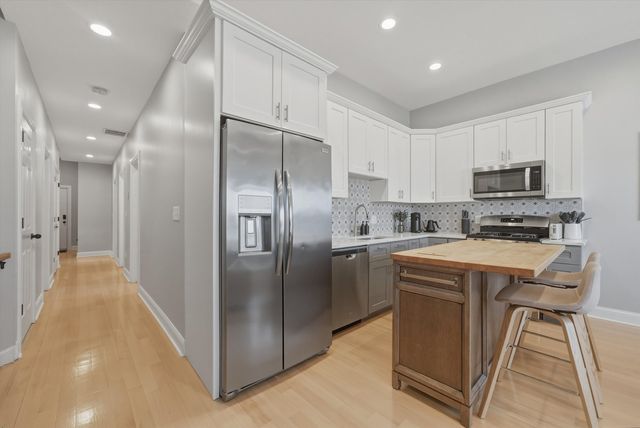 1239 N Rockwell Street, Chicago, IL 60622