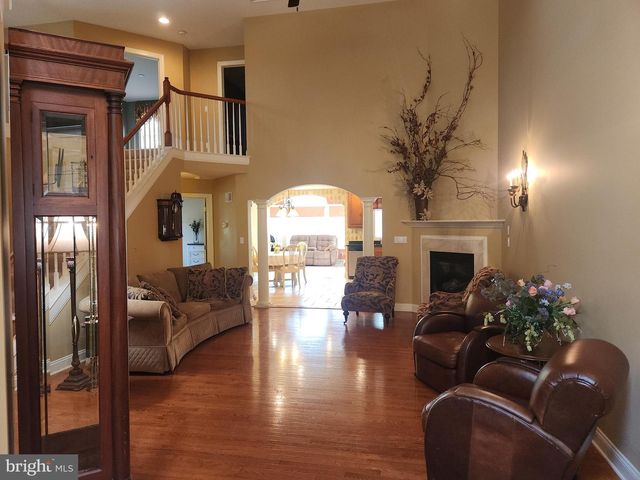 1317 CANTEBURY DR, Mount Joy, PA 17552