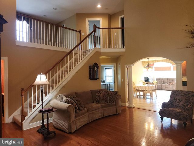 1317 CANTEBURY DR, Mount Joy, PA 17552