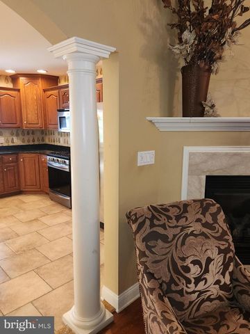 1317 CANTEBURY DR, Mount Joy, PA 17552