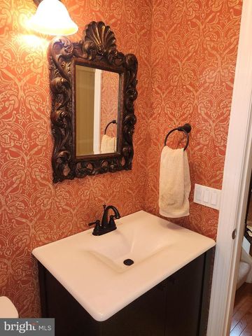 1317 CANTEBURY DR, Mount Joy, PA 17552