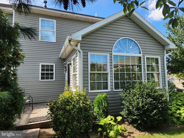 1317 CANTEBURY DR, Mount Joy, PA 17552