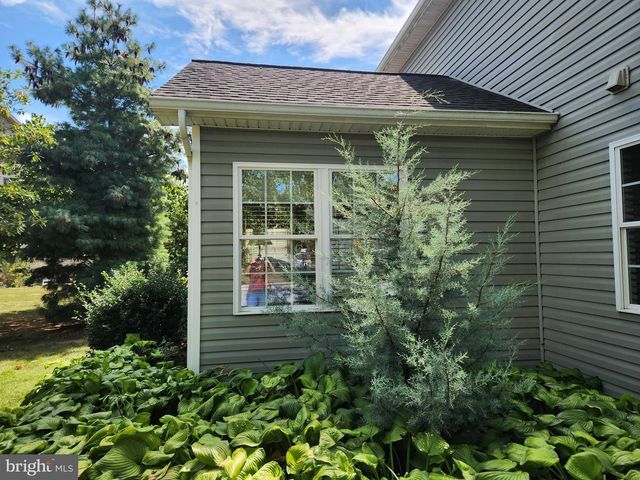 1317 CANTEBURY DR, Mount Joy, PA 17552