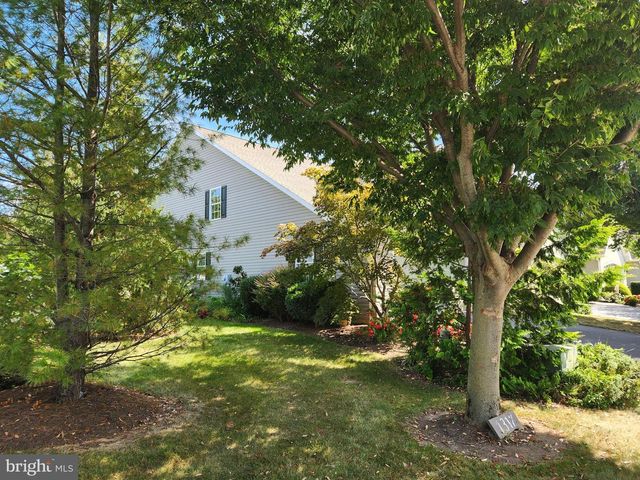 1317 CANTEBURY DR, Mount Joy, PA 17552