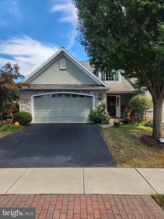1317 CANTEBURY DR, Mount Joy, PA 17552