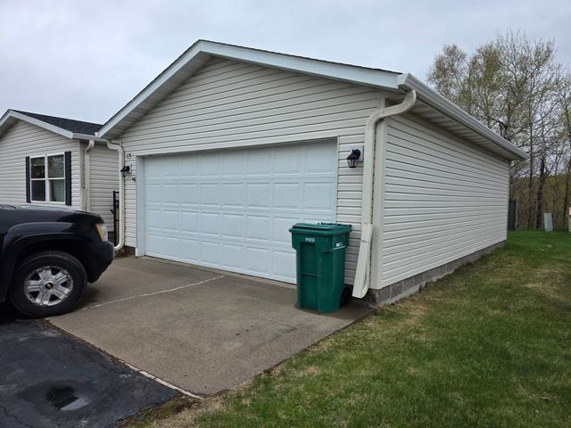 13 Spruce Drive, Duluth, MN 55810