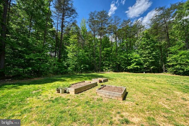 1176 SIGNBOARD RD, Bumpass, VA 23024