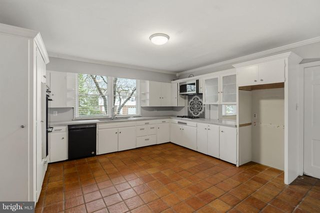 2301 EDGEWOOD RD, Harrisburg, PA 17104