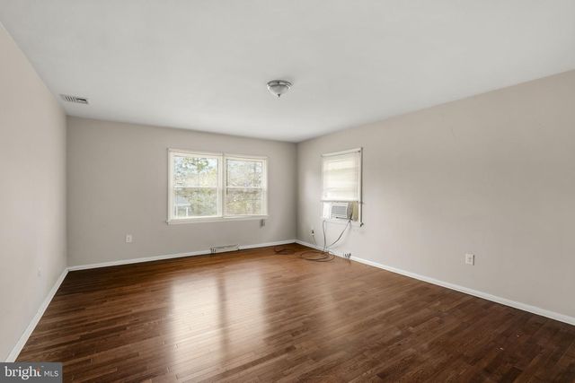 2301 EDGEWOOD RD, Harrisburg, PA 17104