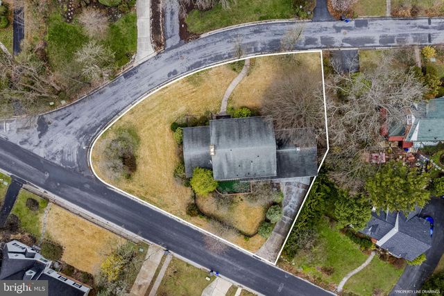 2301 EDGEWOOD RD, Harrisburg, PA 17104