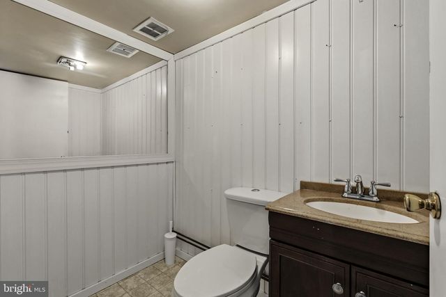 2301 EDGEWOOD RD, Harrisburg, PA 17104