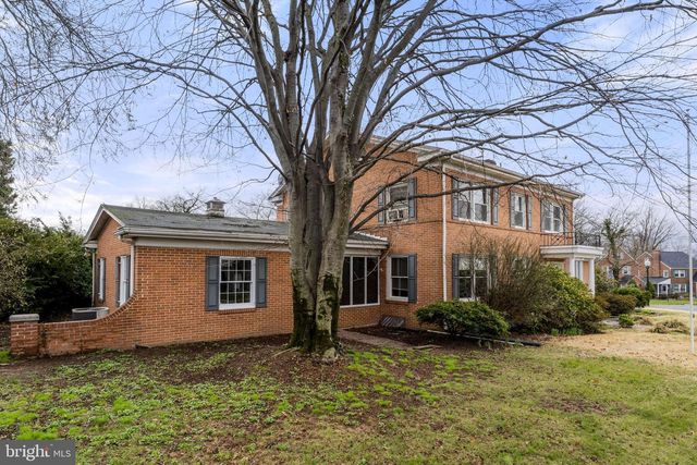 2301 EDGEWOOD RD, Harrisburg, PA 17104