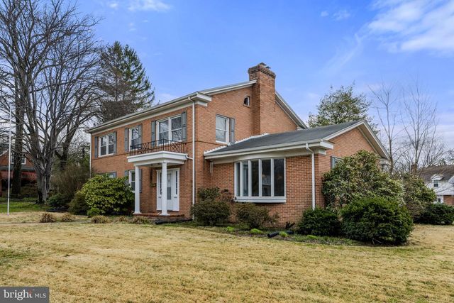 2301 EDGEWOOD RD, Harrisburg, PA 17104