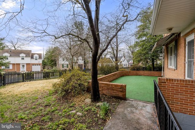 2301 EDGEWOOD RD, Harrisburg, PA 17104