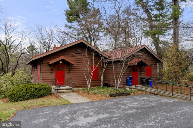 2301 EDGEWOOD RD, Harrisburg, PA 17104