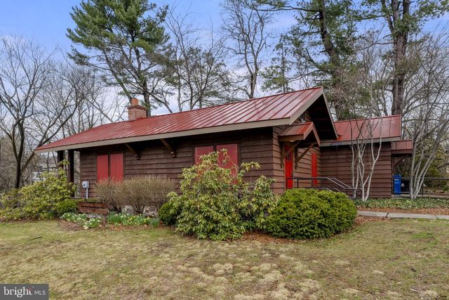 2301 EDGEWOOD RD, Harrisburg, PA 17104