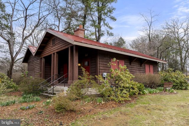 2301 EDGEWOOD RD, Harrisburg, PA 17104