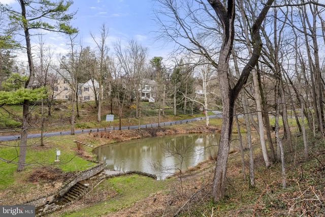 2301 EDGEWOOD RD, Harrisburg, PA 17104