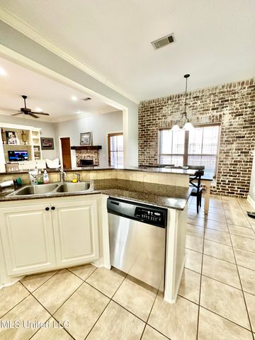 715 Tortoise Ridge, Brandon, MS 39047
