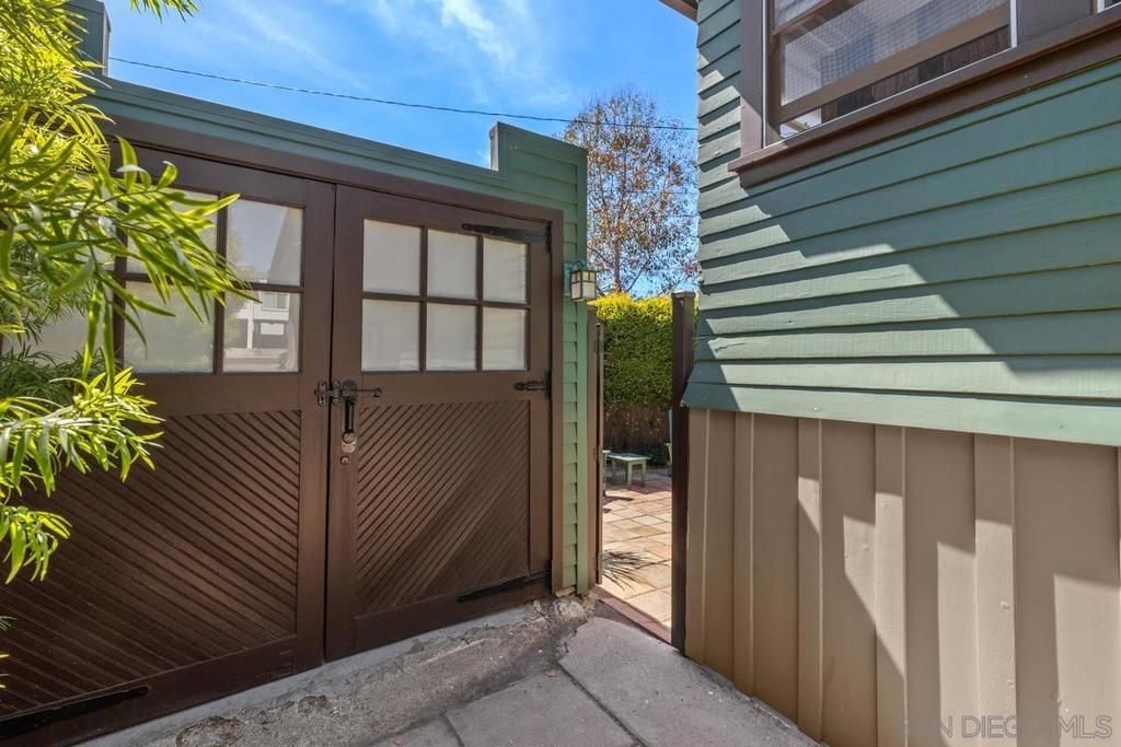 Image 28 of property listing at 3914 Ibis St, San Diego, CA 92103