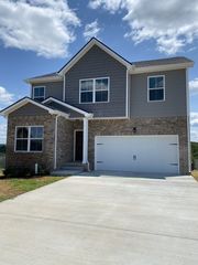 668 Crestone Ct, Clarksville, TN 37042