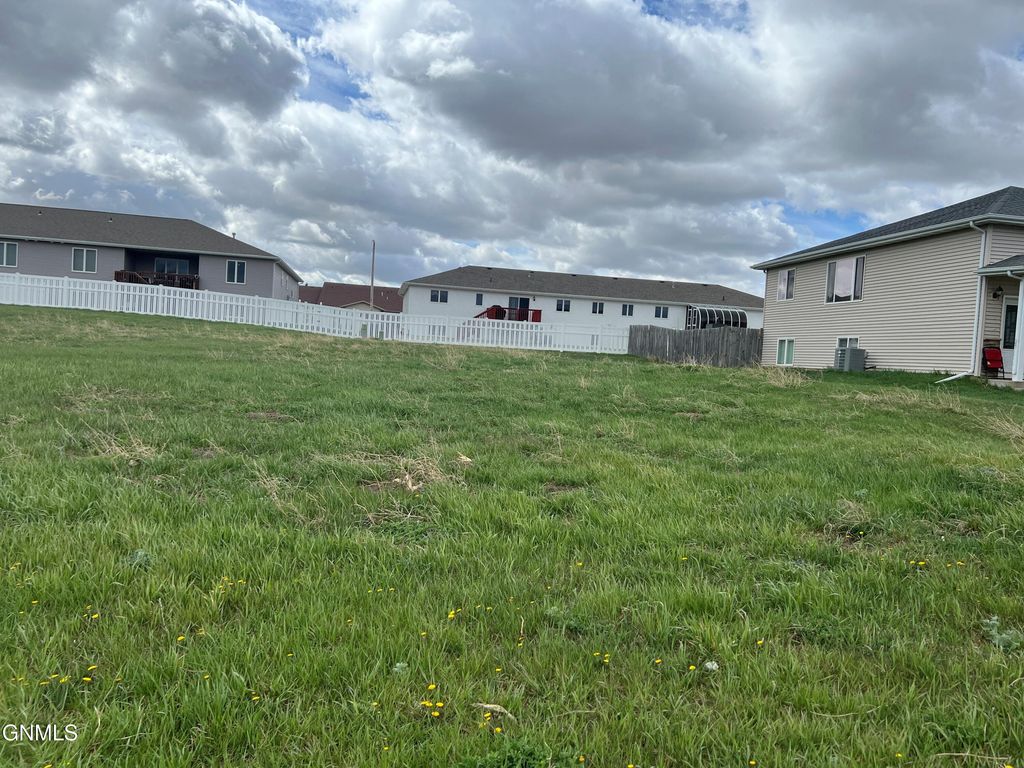 Tbd 15th Street W, Dickinson, ND 58601 photo 1